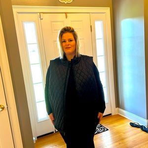 Quilted black vest. Size 26/28 or 3X. Light weight.